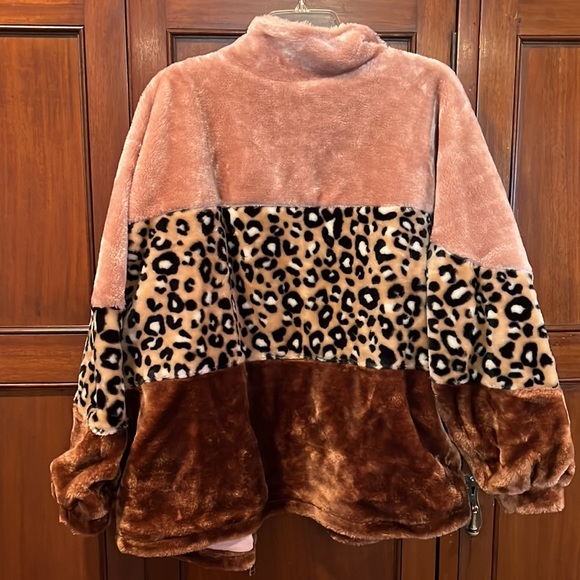 NWT UGG Elaina Faux Fur Jacket - Picture 13 of 14